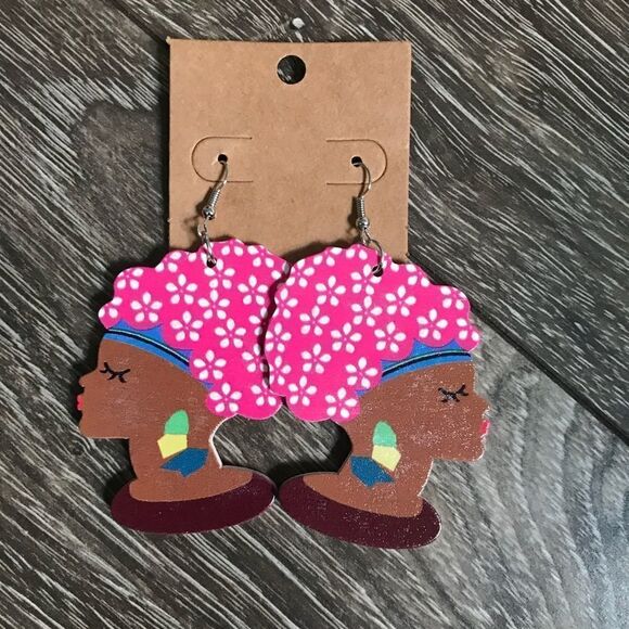 Cute Earrings   - Picture 1 of 2
